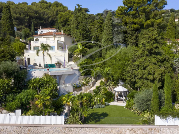 ROQUEBRUNE CAP MARTIN – VILLA