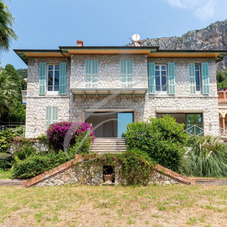 ROQUEBRUNE CAP MARTIN – VILLA DOMAINE PRIVE
