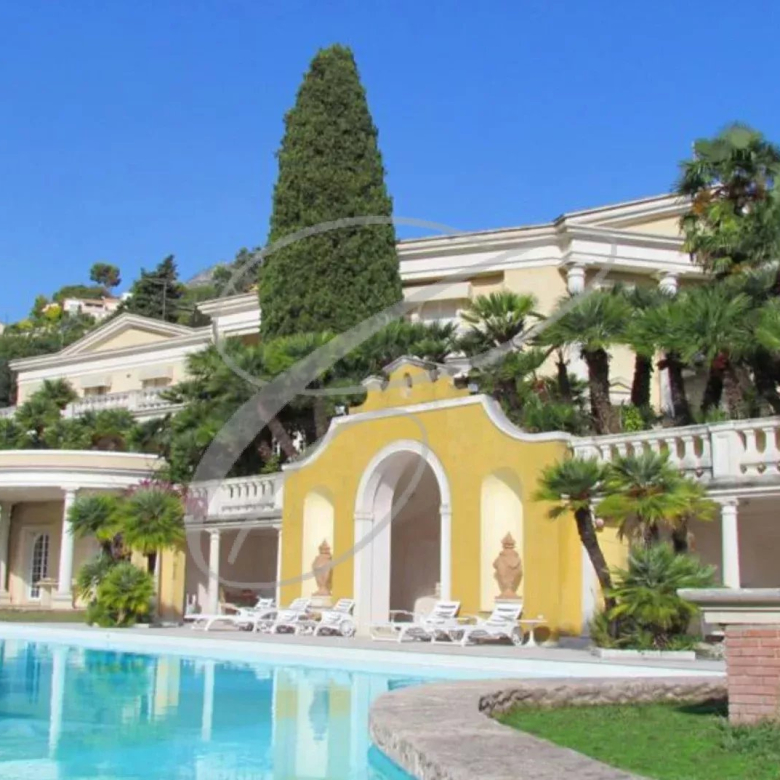 ROQUEBRUNE CAP MARTIN – VILLA