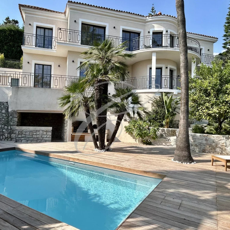 MENTON SEAFRONT – PENTHOUSE