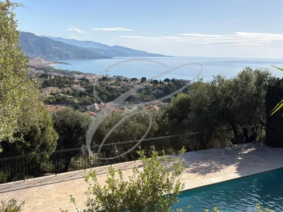 ROQUEBRUNE CAP MARTIN – LUXURIOUS NEW VILLA