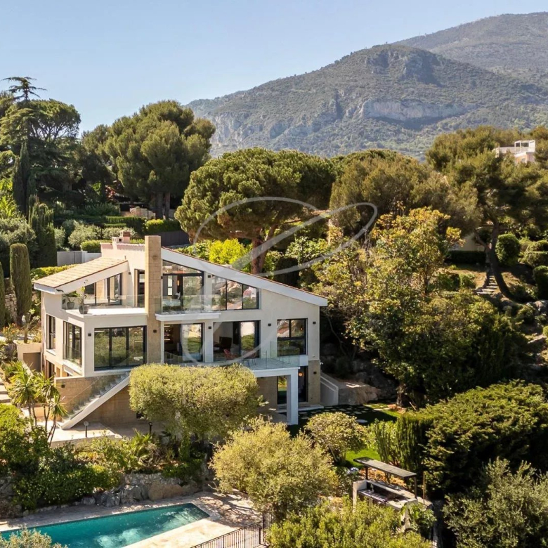 ROQUEBRUNE-CAP-MARTIN 3 ROOMS