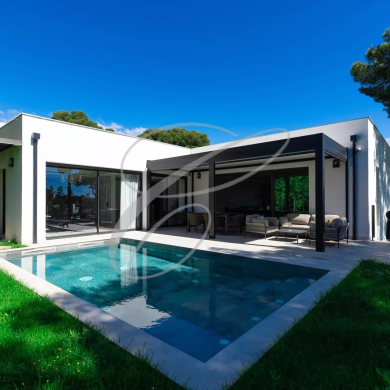ROQUEBRUNE CAP MARTIN – NEW VILLA