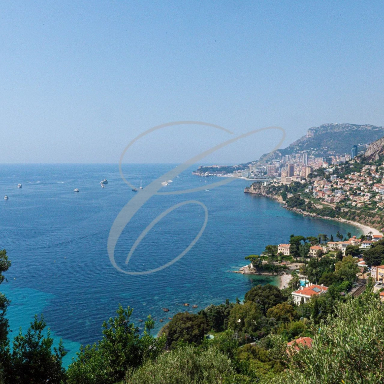 ROQUEBRUNE CAP MARTIN – PENTHOUSE 3 PIECES