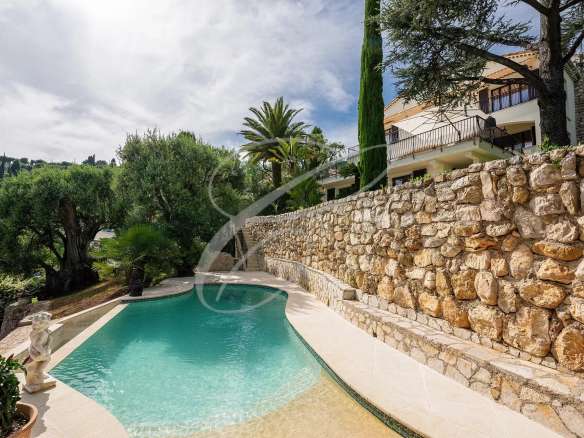 ROQUEBRUNE CAP MARTIN – VILLA NEUVE