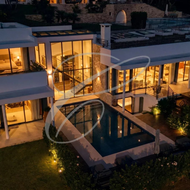 MONACO BORDER – TOWN HOUSE