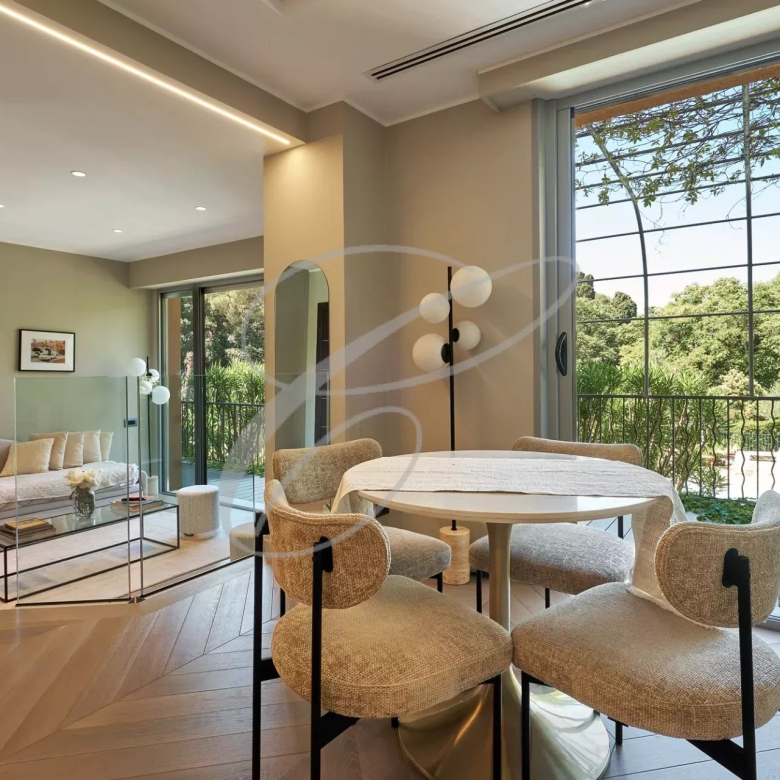 ROQUEBRUNE CAP MARTIN – 5 PIECES