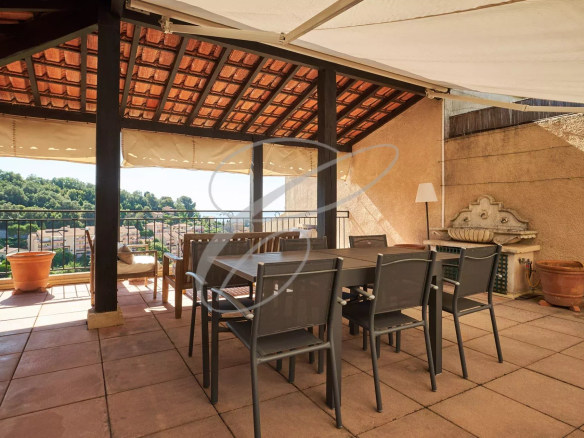 ROQUEBRUNE CAP MARTIN – APARTMENT VILLA