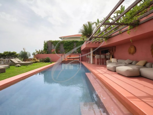 Contemporary villa with swimming pool and outdoor space in Roquebrune-Cap-Martin.