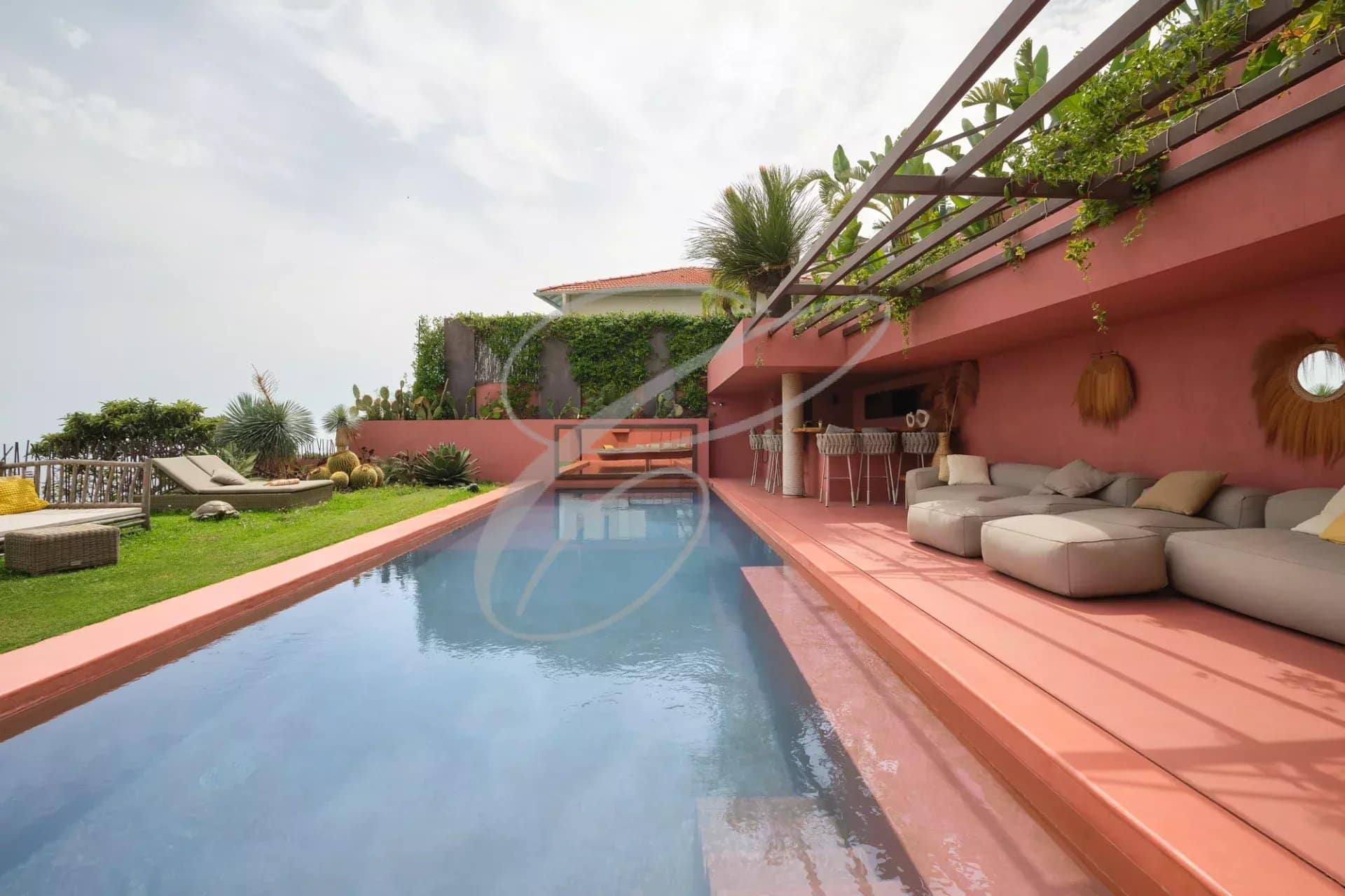 Contemporary villa with swimming pool and outdoor space in Roquebrune-Cap-Martin.