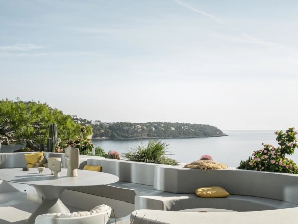 Luxury real estate photo | Charming Properties