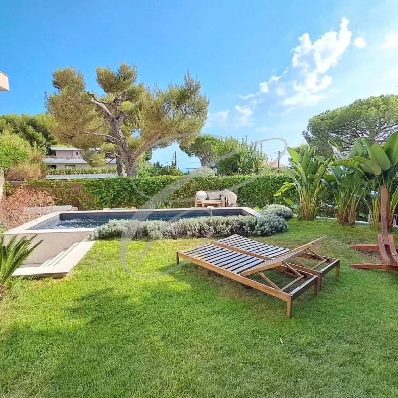 Luxury real estate photo | Charming Properties