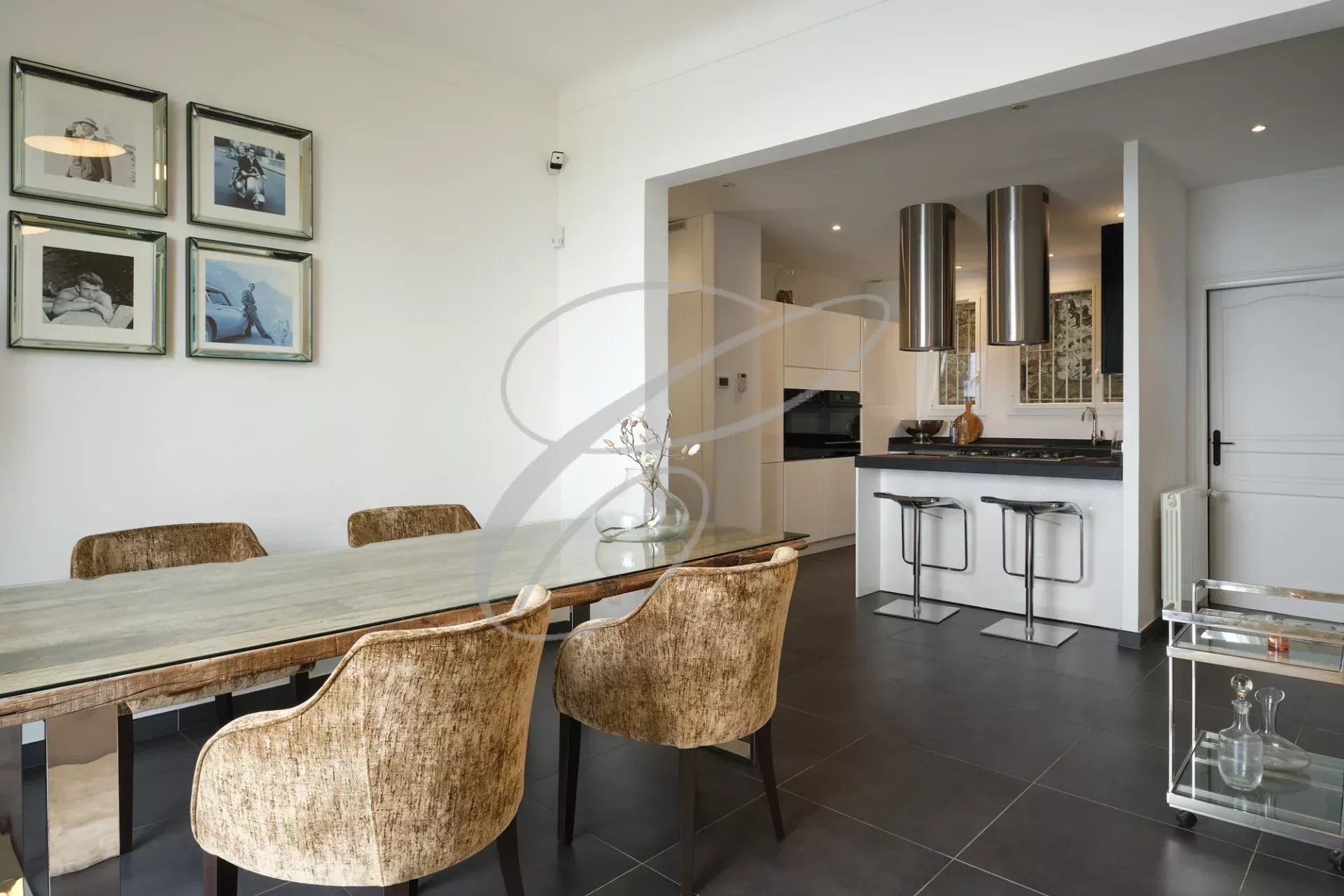 Interior of a villa in Roquebrune-Cap-Martin Interior of a modern villa with dining room and equipped kitchen.
