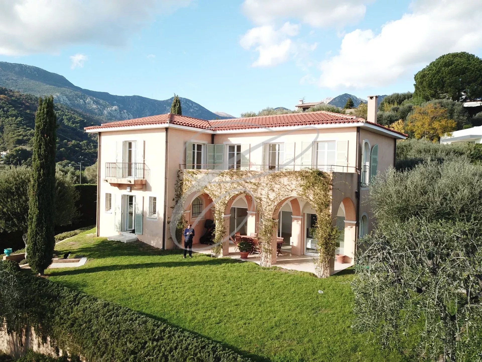 Property in Menton with sea view Property with garden and swimming pool in Menton, panoramic sea view.