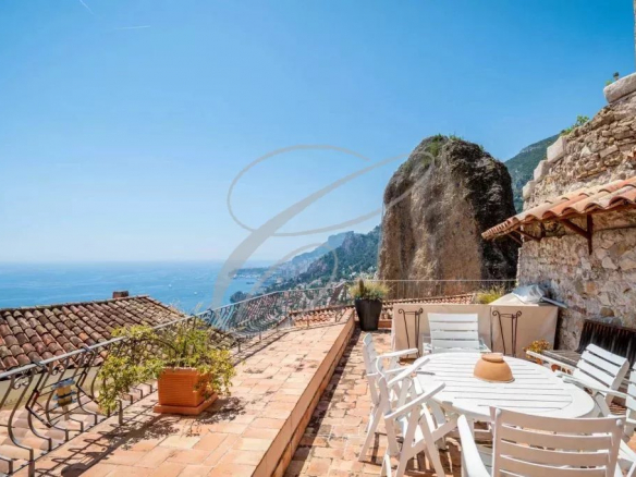 ROQUEBRUNE VILLAGE – VILLA DE CHARME