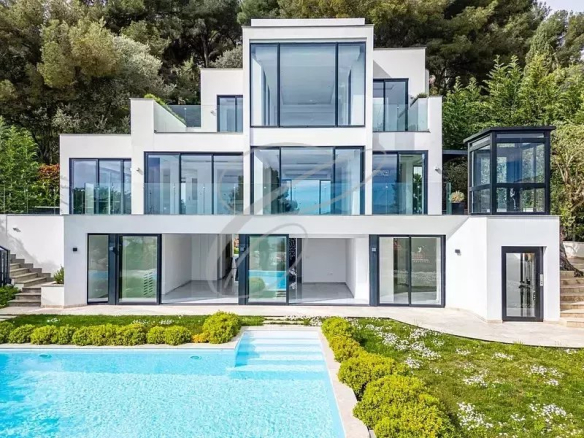 EXCLUSIVITE ROQUEBRUNE CAP MARTIN – VILLA NEUVE