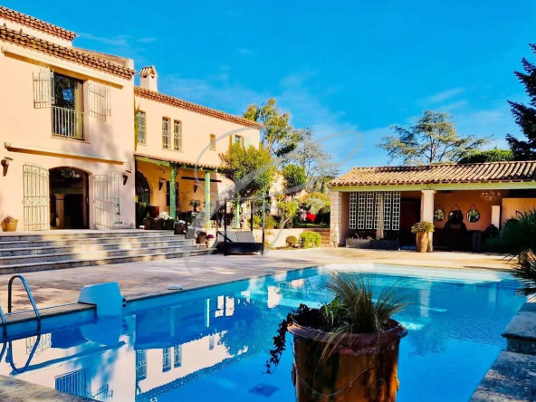 MOUGINS – PROPRIETE DE CHARME