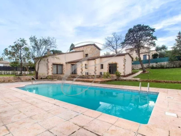 VALBONNE – BASTIDE DE CARACTERE