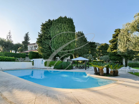 ROQUEBRUNE CAP MARTIN – 3 PIECES DERNIER ETAGE
