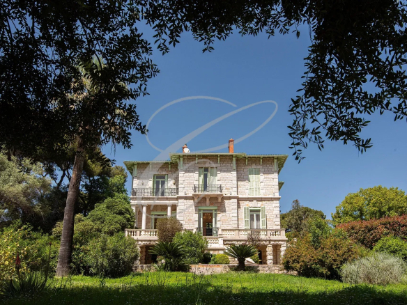 Exclusive Cap Martin Domaine Prive - Propriete