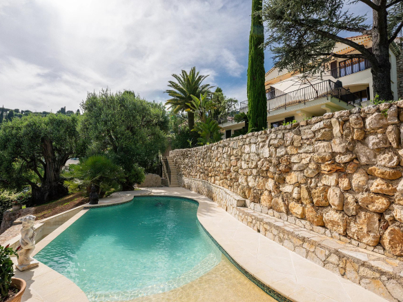 ROQUEBRUNE CAP MARTIN – VILLA NEUVE