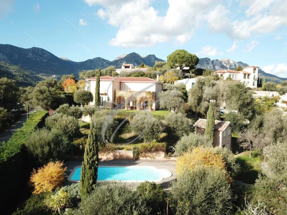 MENTON LIMITROPHE ROQUEBRUNE – PROPRIETE AVEC PROJET