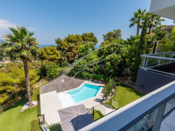 ROQUEBRUNE CAP MARTIN – VILLA CONTEMPORAINE