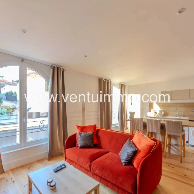 Superbe duplex avec vue panoramique sur la Méditerrannée