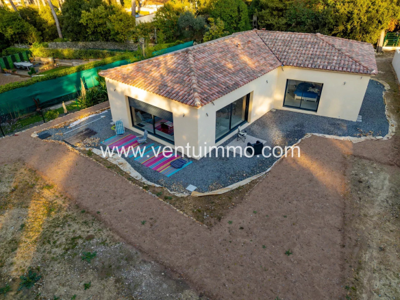 VILLA CONTEMPORAINE 2025 — DOMAINE PRIVÉ — JARDIN PISCINABLE