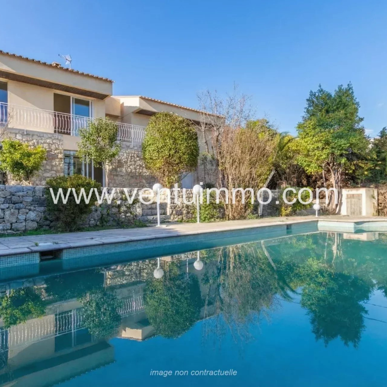 Semi-detached house of 111 m² with swimming pool in Mougins