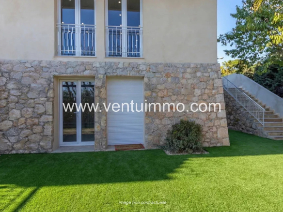 Maison mitoyenne de 111 m² avec jardin et accès à la piscine à Mougins.