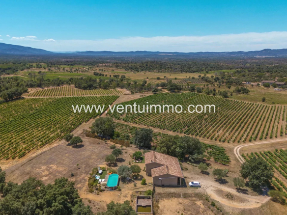 LA GARDE-FREINET :  maison & terrain 14000m2