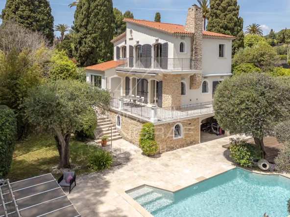 CANNES PROCHE CENTRE – APERCU MER