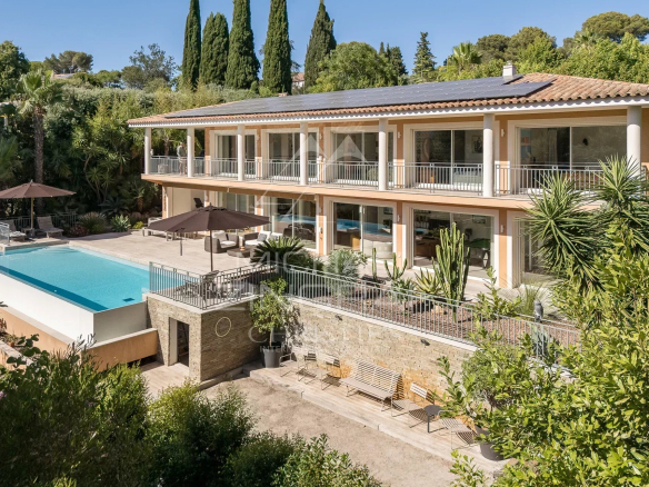 ANTIBES – SAINT-MAYMES – CALME ET ELEGANCE