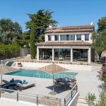 Super – Cannes – Charmante villa provençale moderne rénovée avec vue mer
