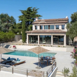 Super – Cannes – Charmante villa provençale moderne rénovée avec vue mer