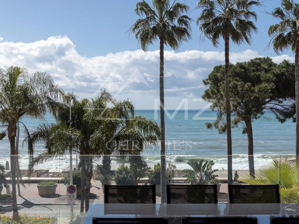 Auctions – Cannes – Croisette – Apartment with panoramic sea view