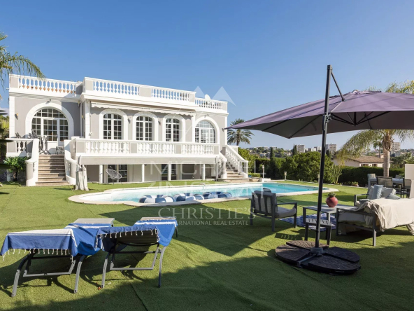 Antibes – Eucalyptus – Villa and building land