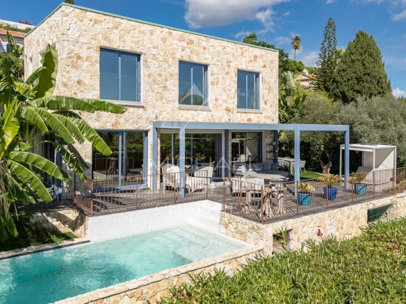 Proche Cannes – Golfe-Juan – Elégante Villa