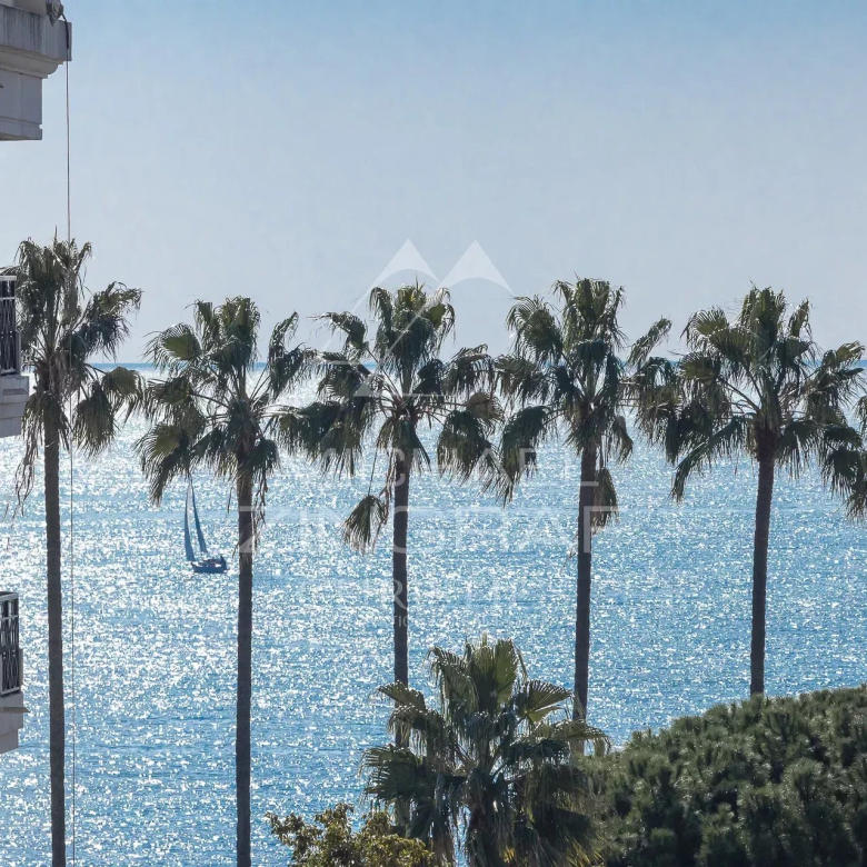 Appartement T4 / T5 d’exception face à la mer — 120 m2 d’él