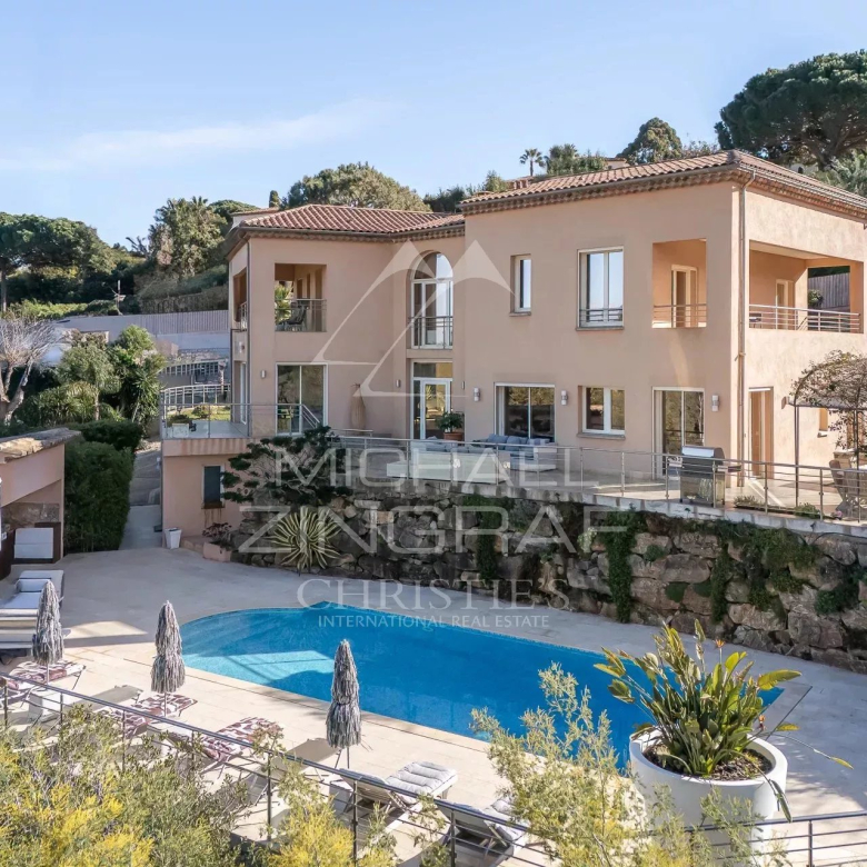 Cannes – Banane – Penthouse avec terrasse 40m²