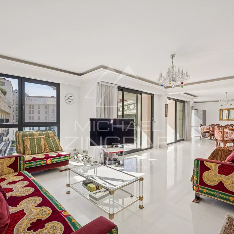 MOUGINS- VILLA 5P AVEC STUDIO INDEPENDANT ET PISCINE