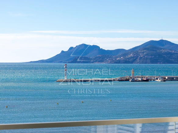 Cannes – Croisette – Vue mer panoramique