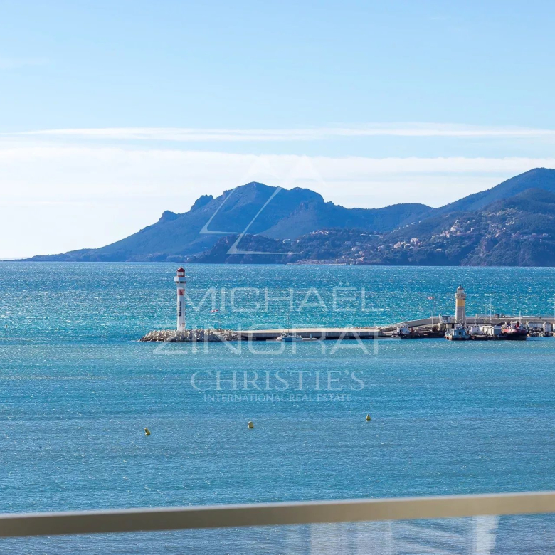 Exclusivité – Élégante villa au Cap d’Antibes