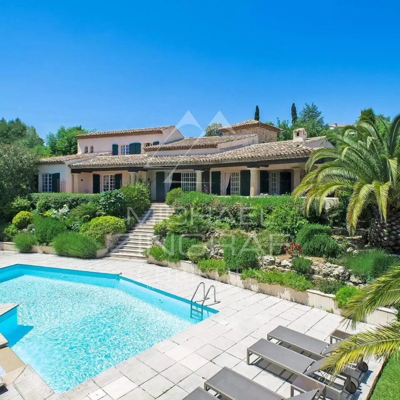 Family home with swimming pool – Near Boulingrin