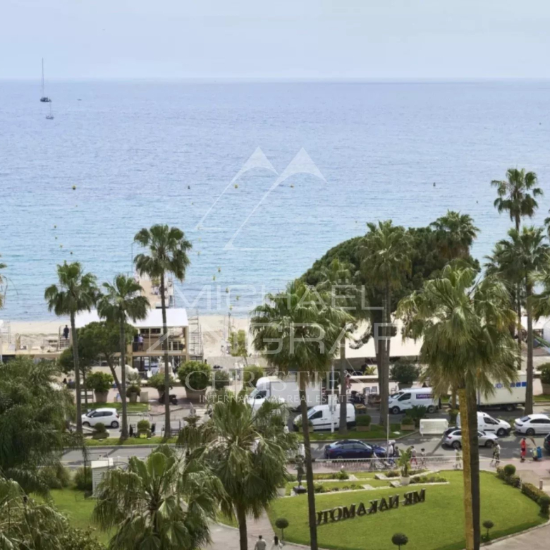 Cannes – Croisette – Panoramic sea view
