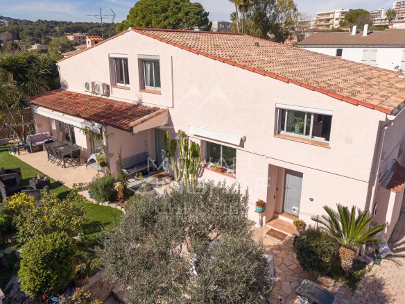 VILLA RENOVEE – ANTIBES – TRAMONTANE