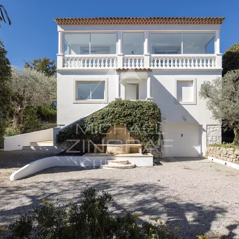 Spain – Mallorca – Villa with sea view – Jacuzzi