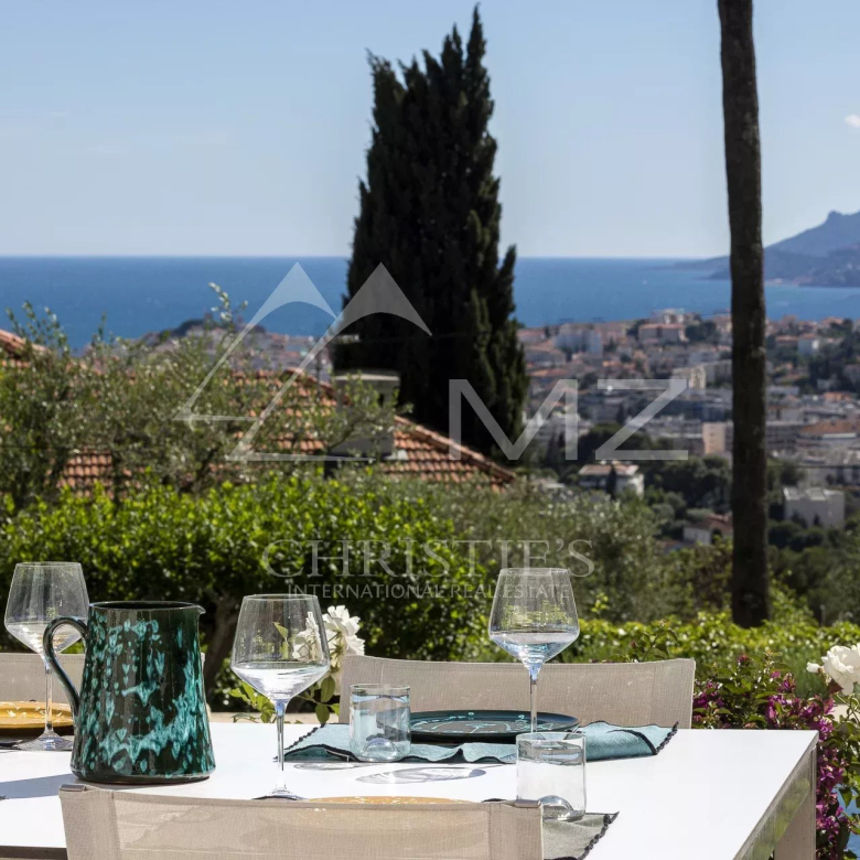 Croix des Gardes – Magnifique 5P Vue Mer + 270 m² Terrasse et Jardin