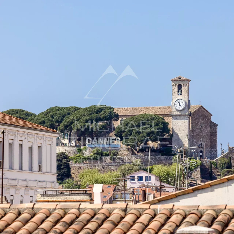 PROCHE CENTRE CANNES – MAISON DE VILLE  BELLE ÉPOQUE RÉNOVÉE